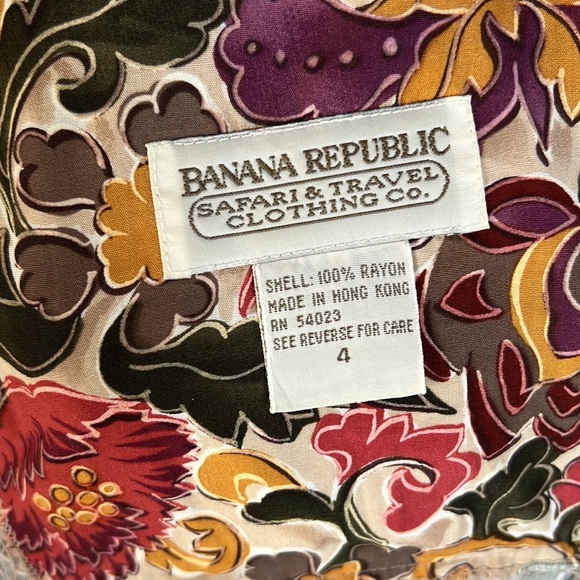 *VINTAGE - Banana Republic- Size 4 - Floral Dress with front buttons - Picture 4 of 8